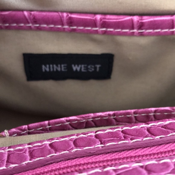 VINTAGE “NINE WEST” LAVENDER CROC LEATHER SHOULDER BAG! 1990’s ERA! EUC! - Picture 3 of 8